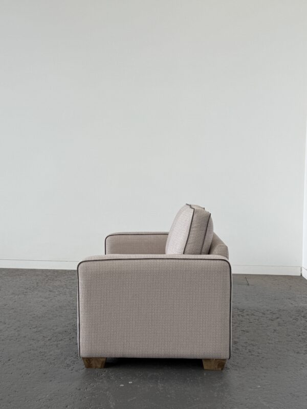 Sunny 2 Seater Materialised Joker with Lovely Piping (7)