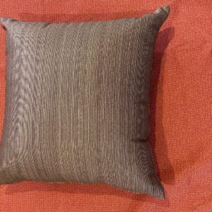 Cushion Livewire Chestnut on cavalry