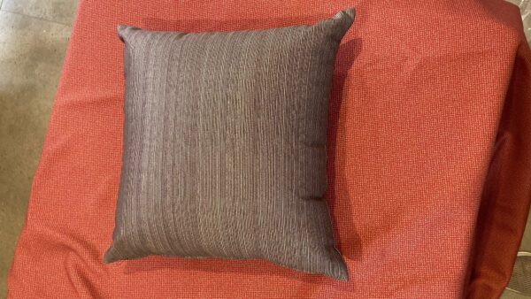 Cushion Livewire Chestnut on cavalry