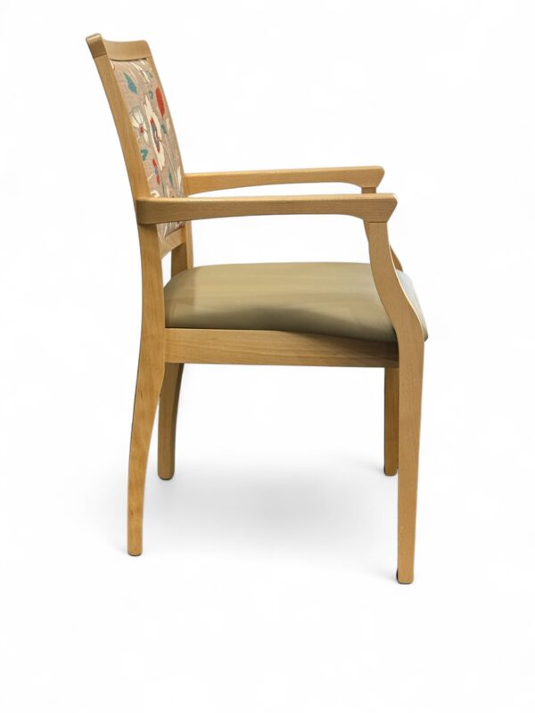 Stephanie Chair with castors 2