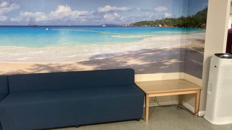 Banquet Seating with side tables 3