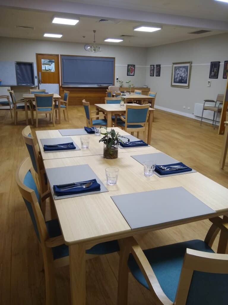 Darlingford Venus Table Marta Chairs 3 scaled