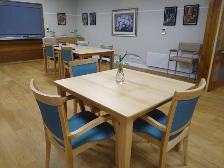 Darlingford Venus Table Marta Chairs 4 scaled