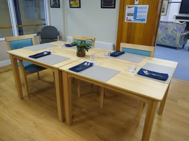 Darlingford Venus Table Marta Chairs 6 scaled