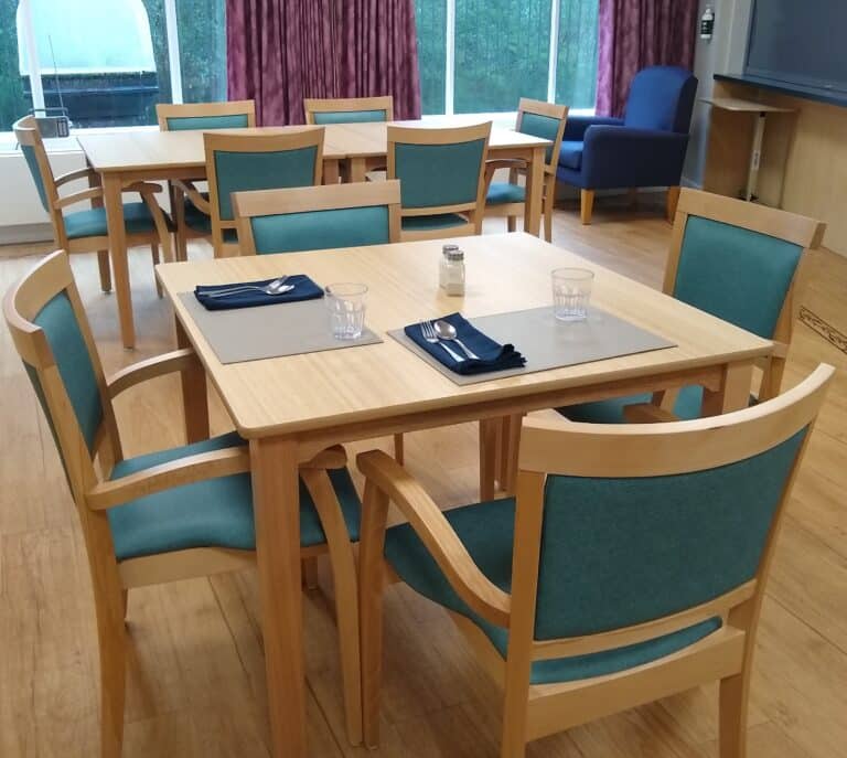 Darlingford Venus Table Marta Chairs 7 scaled