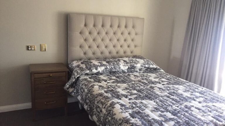 Vintage Queen with Traditional 2 Bedside Copy