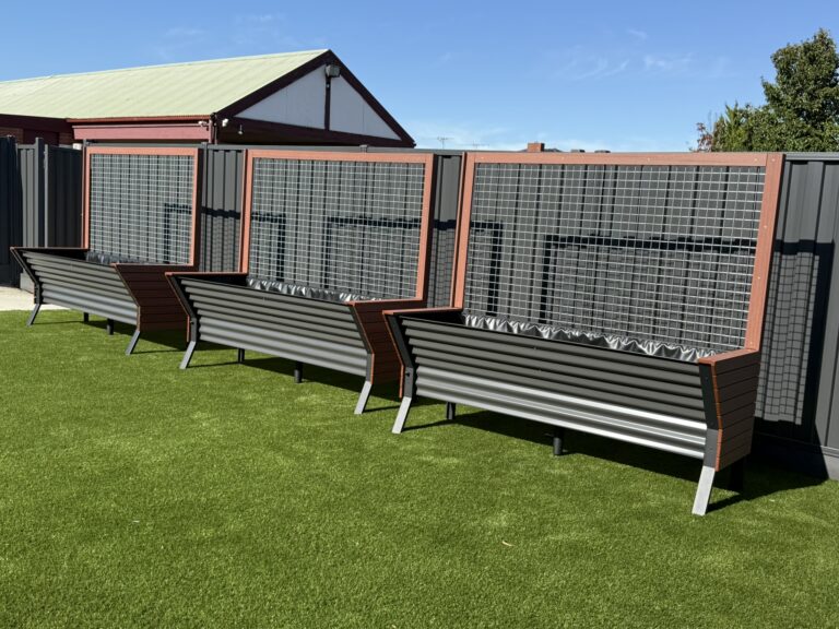 DPV Meadow Height Incare Planter Boxes with trellis (1)