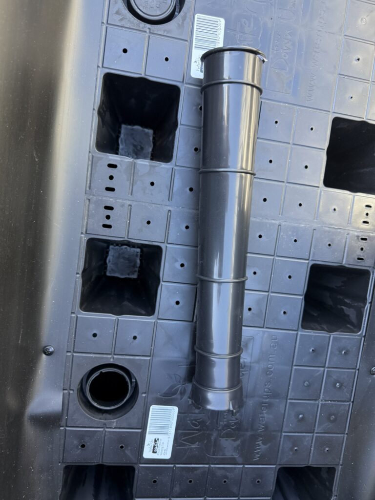 DPV Meadow Height Incare Planter Boxes with trellis (23)