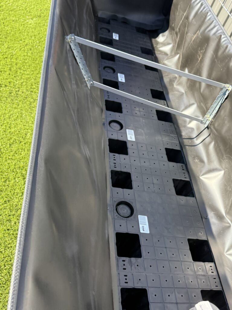 DPV Meadow Height Incare Planter Boxes with trellis (29)