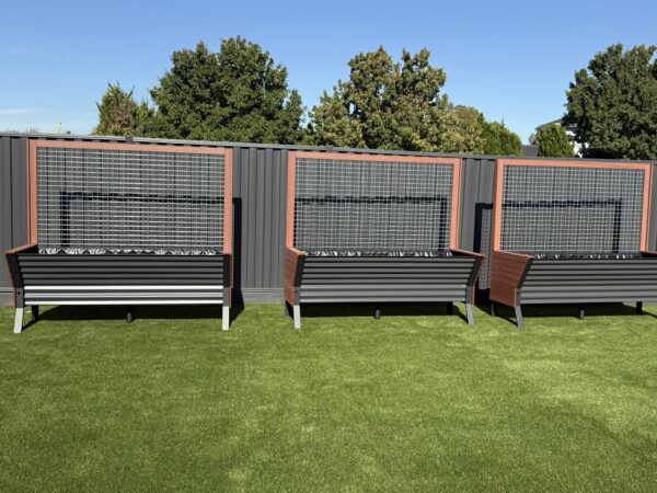 DPV Meadow Height Incare Planter Boxes with trellis (31)