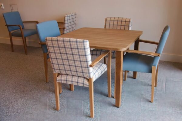 Summerset Frobisher Balmoral and High Clearance Dining Tables