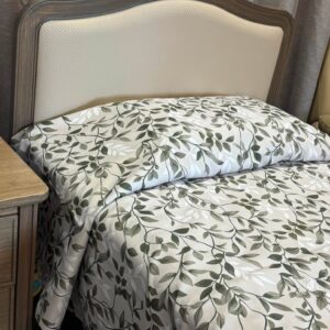 Eden Bedspread Autumn head area