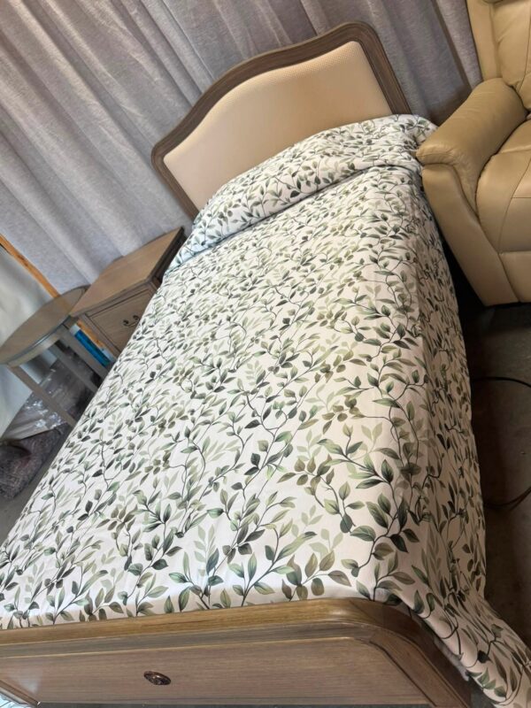 Eden Bedspread Olive bed